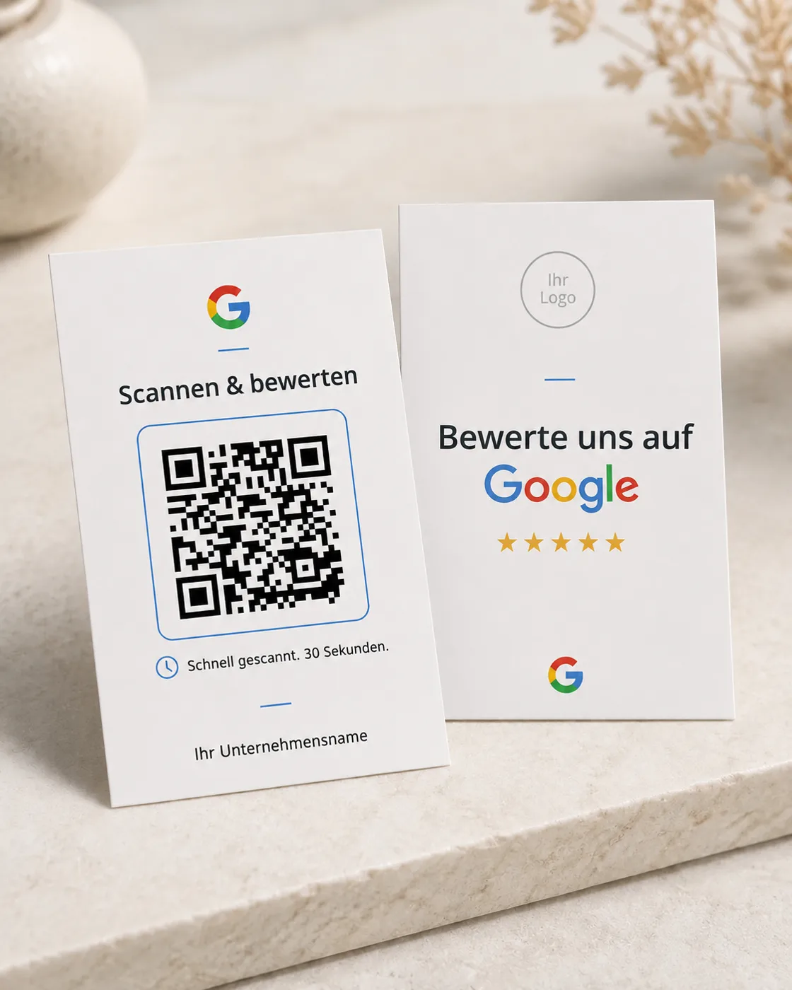 Detailaufnahme der Druckqualität der Clean Google Bewertungskarte