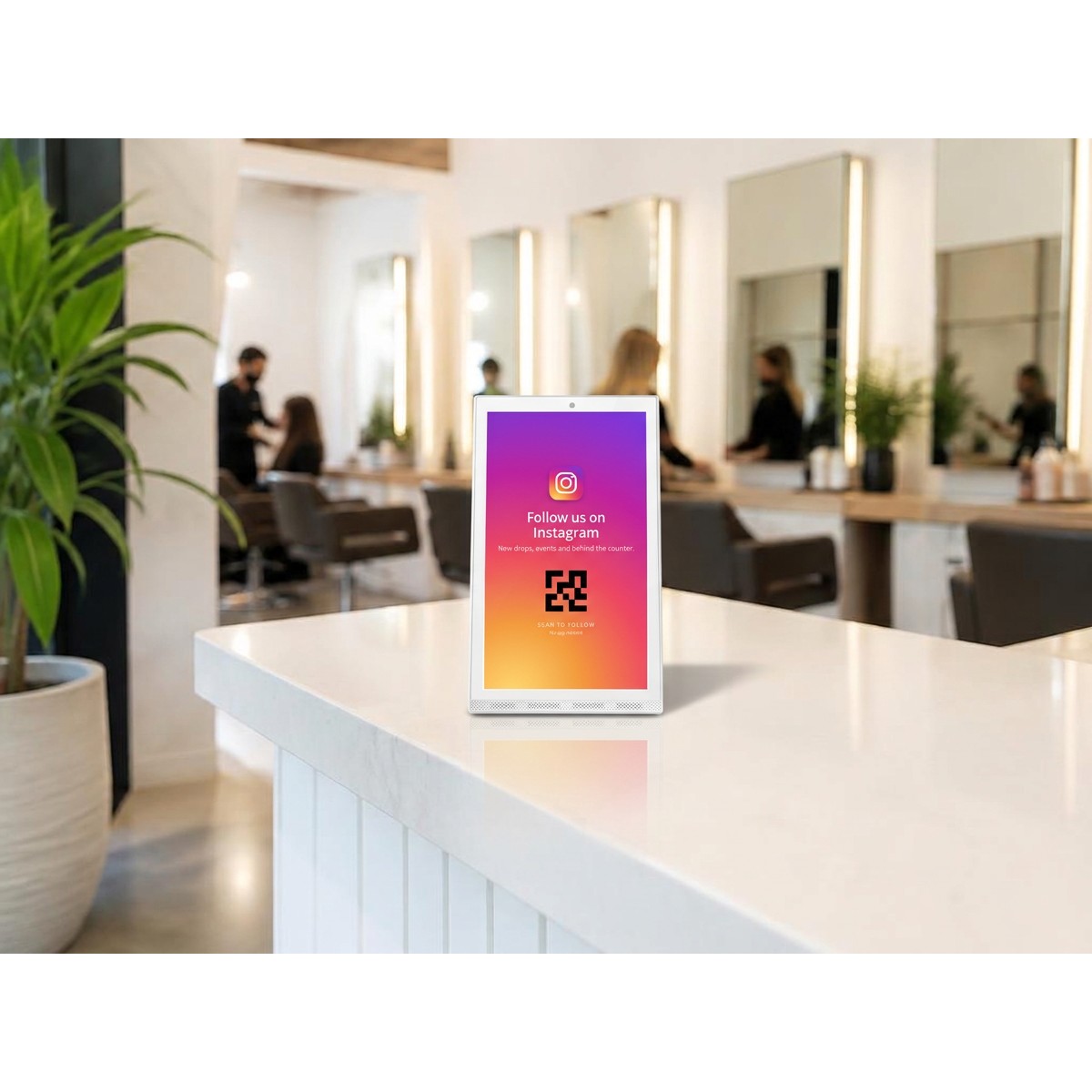 Wunderscan Display in a salon