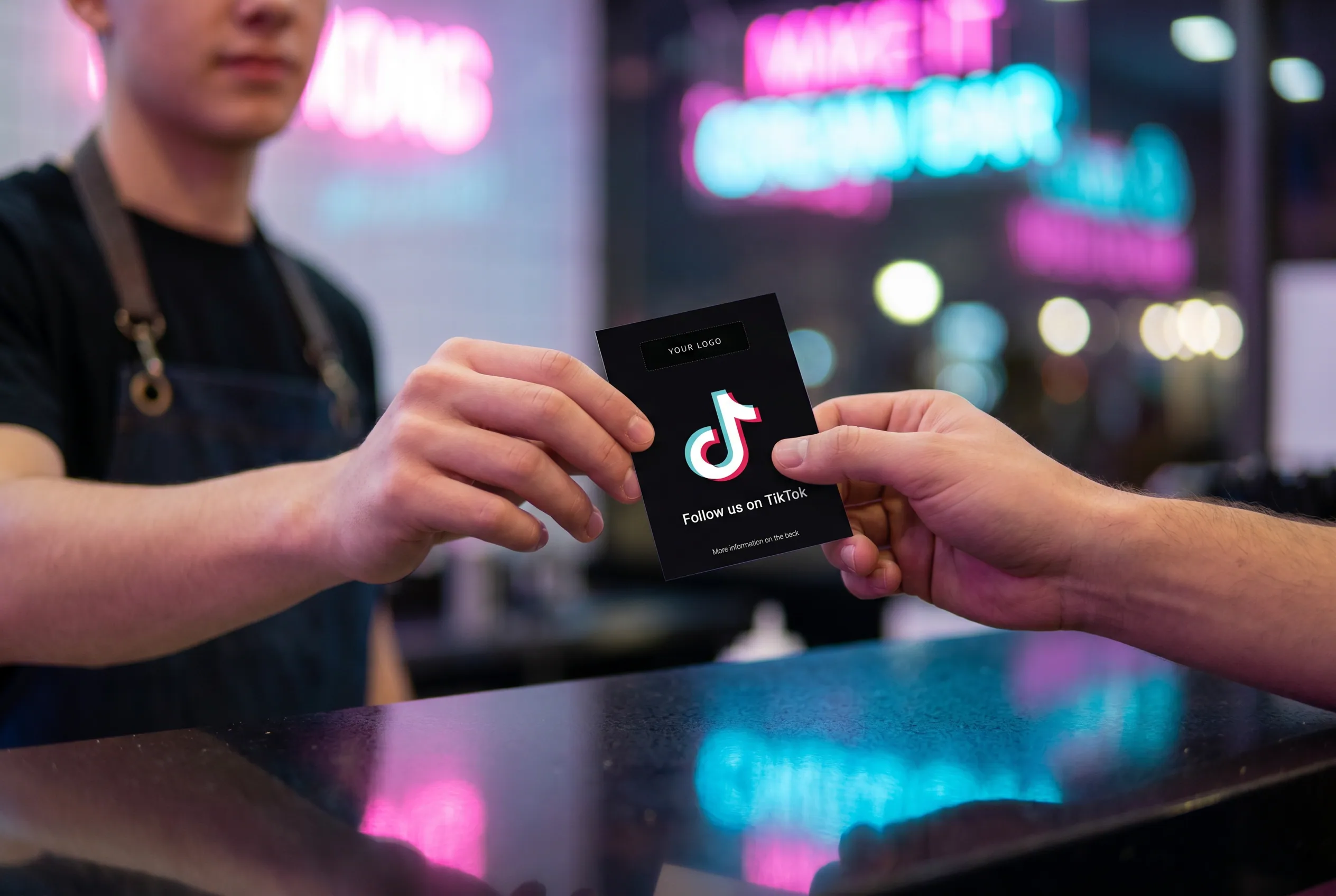 Service handover with a premium QR TikTok business card